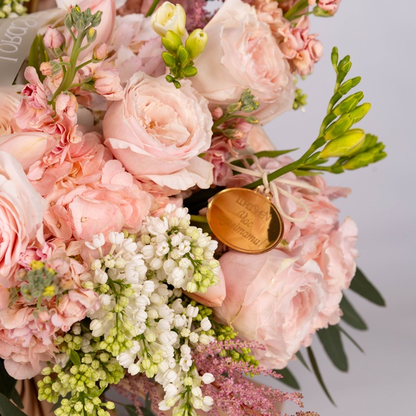 Букет в оттенках розового с гортензией