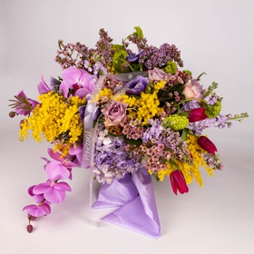 The “Violet Symphony of Spring” bouquet