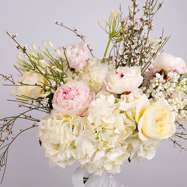 Нежный букет с сиренью