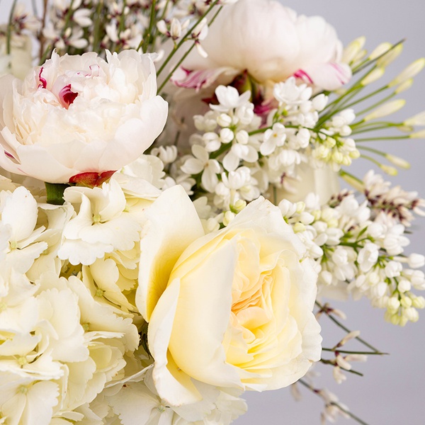 Нежный букет с сиренью