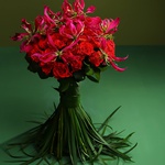 Bouquet of 45 red roses and gloriosa