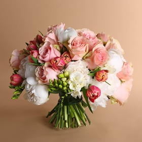 Premium bouquet with white peonies
