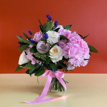 Bouquet with hydrangea and muscarica