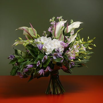Bouquet with hydrangea and clematis