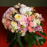 Bouquet of garden roses and hydrangeas
