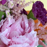Цветочная композиция в оттенках розового "Выбор флориста"