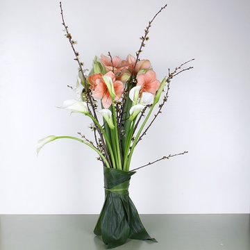 Bouquet "Elegance of amaryllis and white calla"
