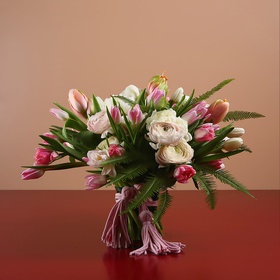 Bouquet of spring flowers in gentle colors