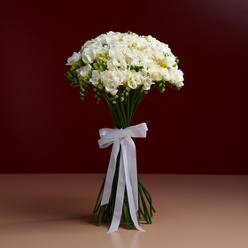 Bouquet of 51 white freesias