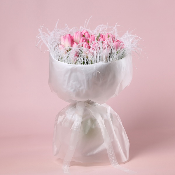 «Нежная вуаль: 35 розовых тюльпанов»