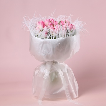 «Нежная вуаль: 35 розовых тюльпанов»