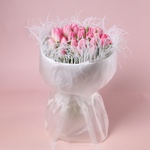 «Нежная вуаль: 35 розовых тюльпанов»