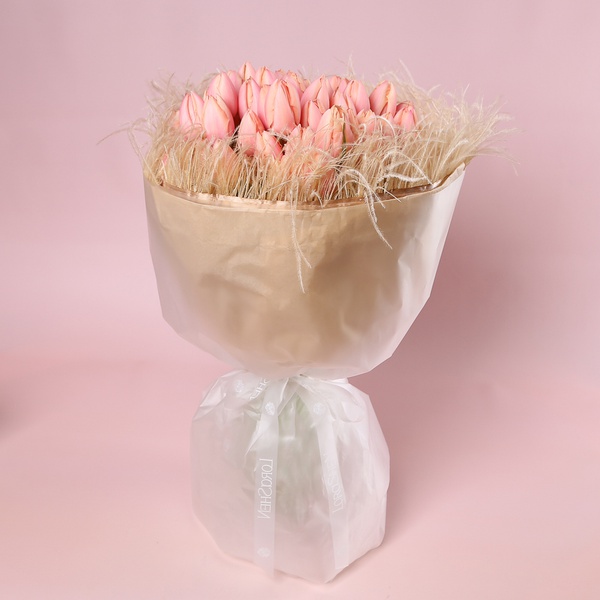 «Лососевая вуаль: 51 тюльпан»