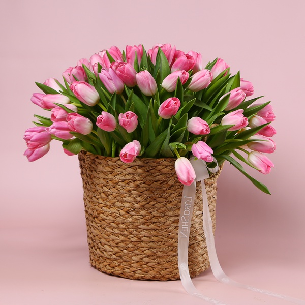 Композиция «101 розовый тюльпан Natural Romance»