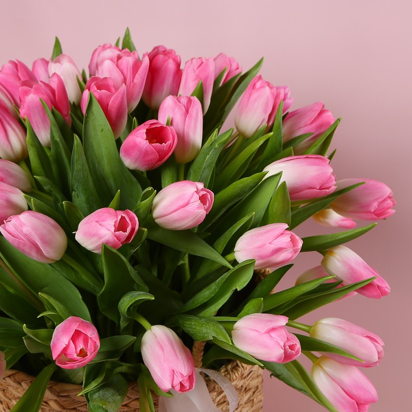 Композиция «101 розовый тюльпан Natural Romance»