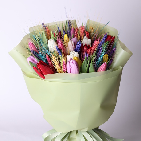 Bouquet of 25 tulips with wheat mix