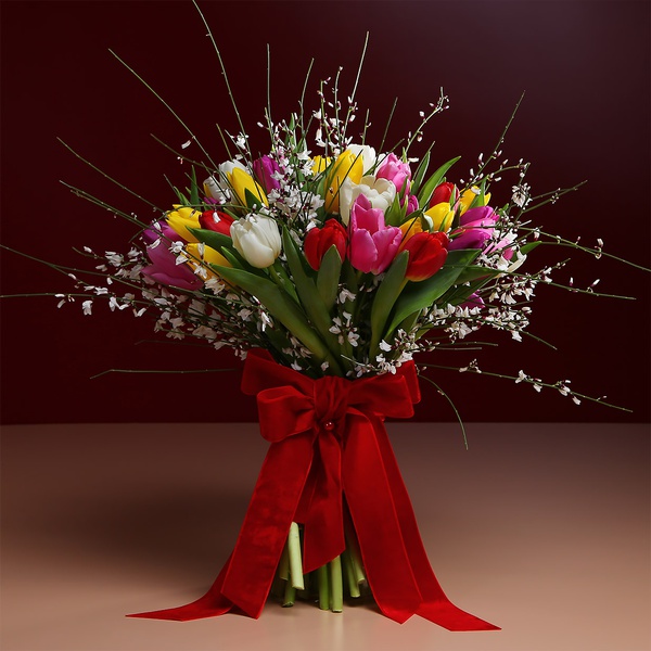 Bouquet of 51 tulips mix and ginestra