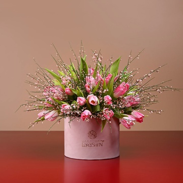 Композиція з 35 рожевих тюльпанів