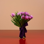 Букет з 15 фіолетових піоновідних тюльпанів