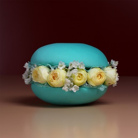 Floral composition in turquoise macaroon S