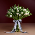Букет з 51 білих тюльпанів