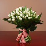 Букет з 101 білих тюльпанів