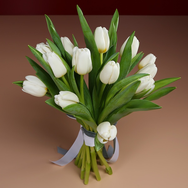 Bouquet of 15 white tulips