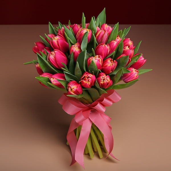 Букет з 35 рожевих піоновидних тюльпанів