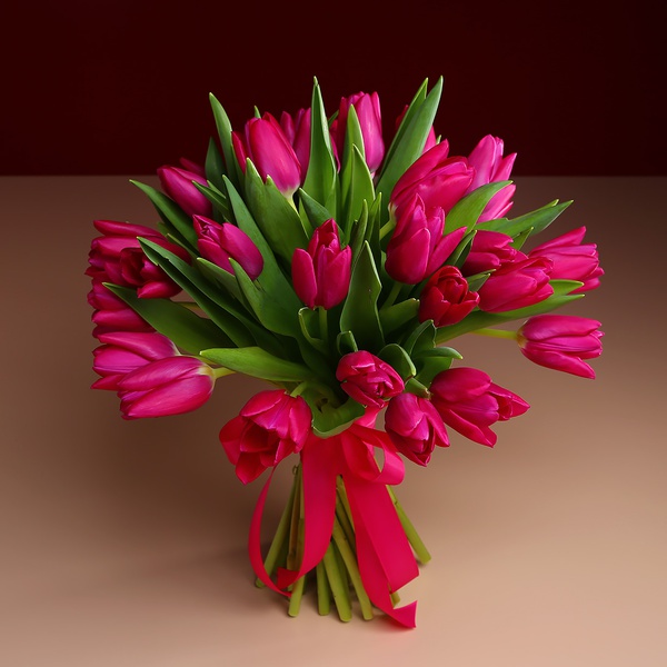 Bouquet of 35 raspberry tulips