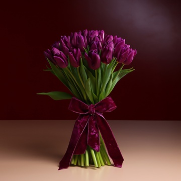 Bouquet of 35 purple tulips