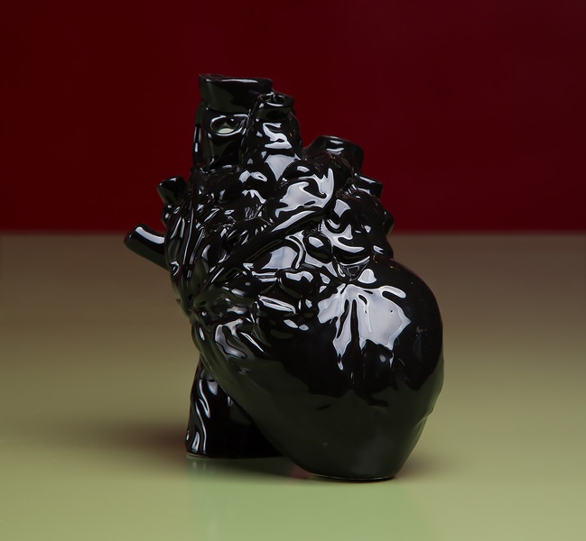Керамическая ваза "Сердце" черная