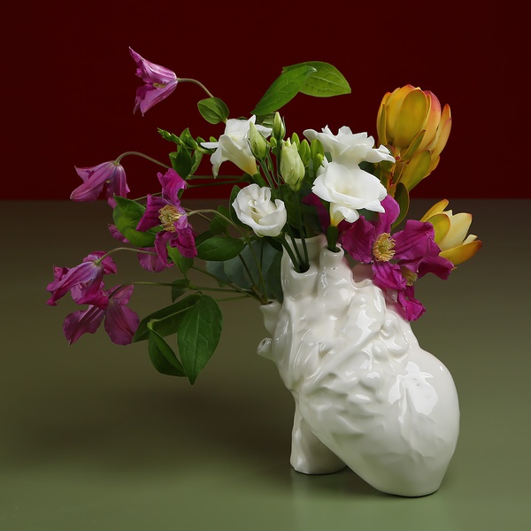 Ceramic vase "Heart" white