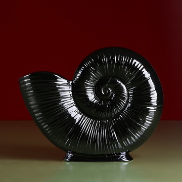 Vase "Lunar spiral" black mother-of-pearl