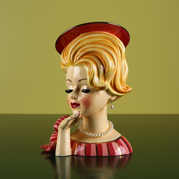 Ceramic vase "Pin-Up Girl"