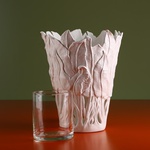 Керамічна ваза "Botanical Touch" біла з отворами