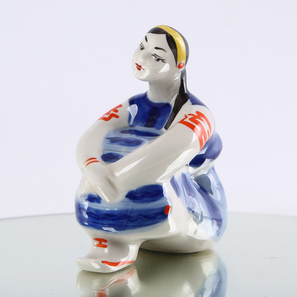 Paired porcelain composition "On the Meadow" (also known as "Song" or "Hutsuls")
