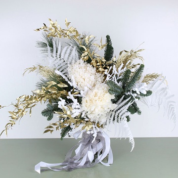 Bouquet "Sophisticated Gold" with stabilized hydrangea