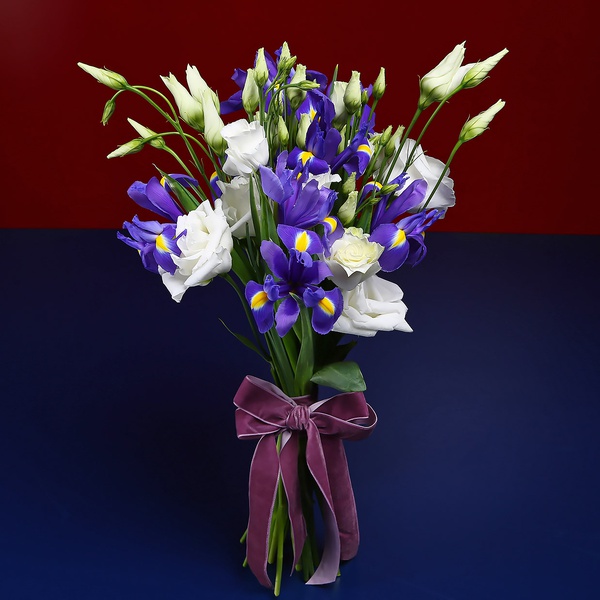 Bouquet of eustoma and irises
