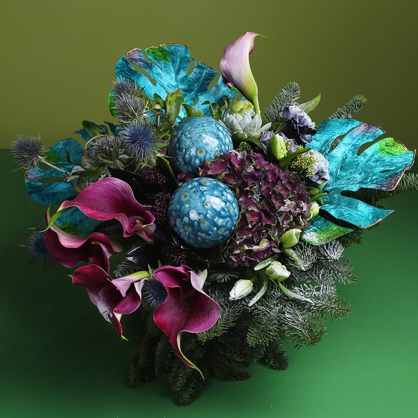 Winter bouquet with Christmas balls