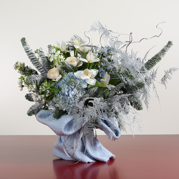 Bouquet blue-white with hydrangea