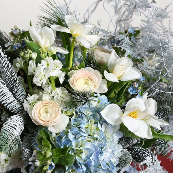 Bouquet blue-white with hydrangea