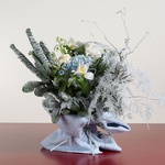 Bouquet blue-white with tulips