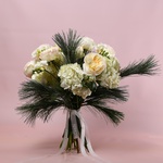 The “Soft Breath of Winter” bouquet