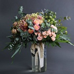 Bouquet with ranunculus and heleborus