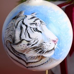 Керамічна новорічна куля "Білий тигр"