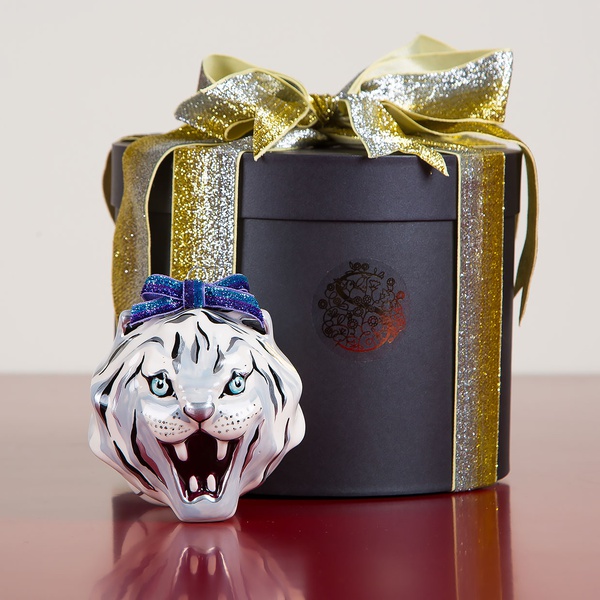 Новогодний керамический шар "Тигр" белый с росписью