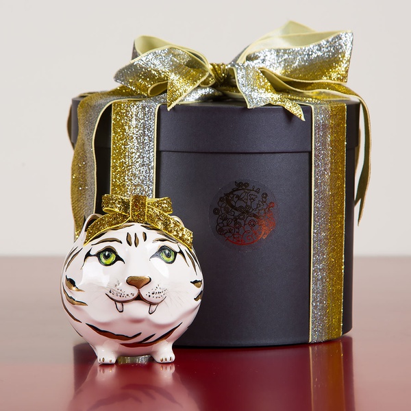 Новогодний керамический шар "Тигр" белый с золотом