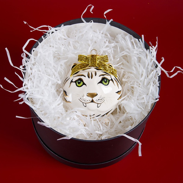 Новогодний керамический шар "Тигр" белый с золотом