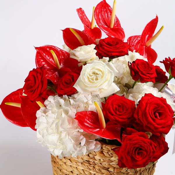 The "Red & White Inspiration" floral basket