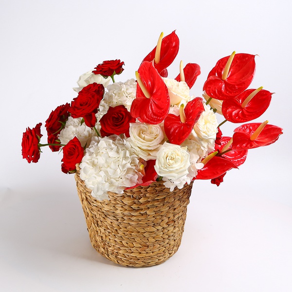 The "Red & White Inspiration" floral basket